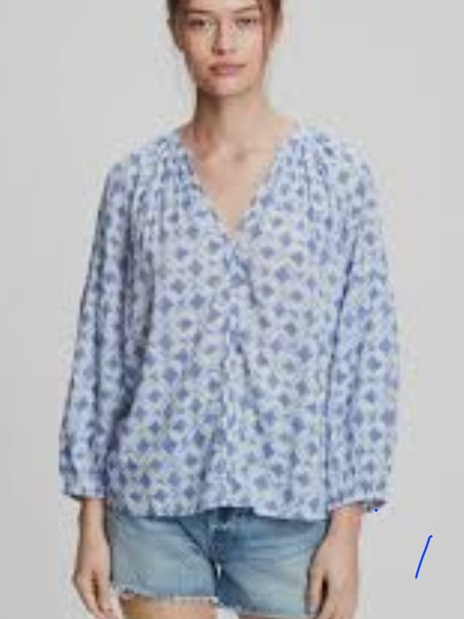 Gap Light Blue Floral V-Neck Button-Front Blouse